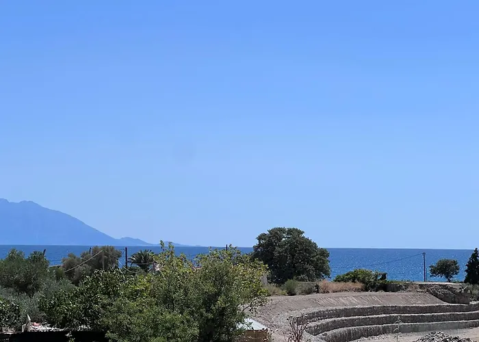 Holiday home Harmony Hideaway *