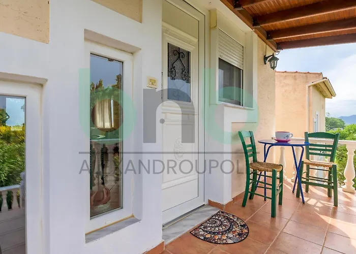 Holiday home Harmony Hideaway *